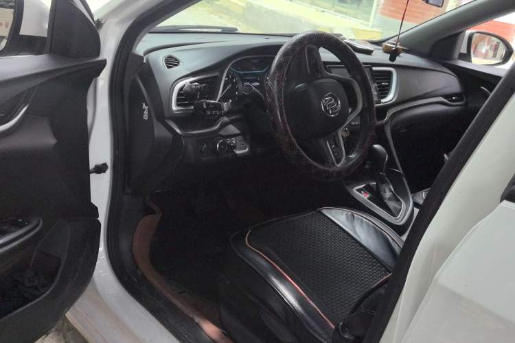 Used Buick GT 2018 18T Automatic Elite Model Driver Seat