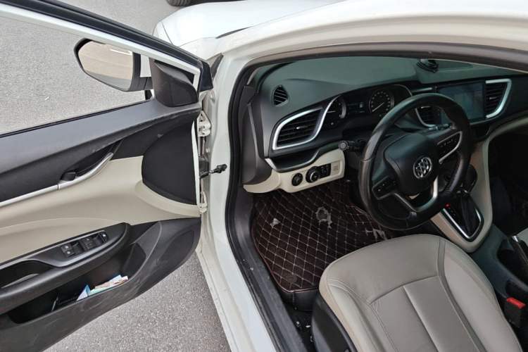 Used Buick GT 2018 15T Dual-Clutch Elite Model China V Standard Driver Seat