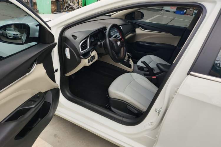 Used Buick GT 2018 15T Manual Entry-Level Version China V Standard Driver Seat
