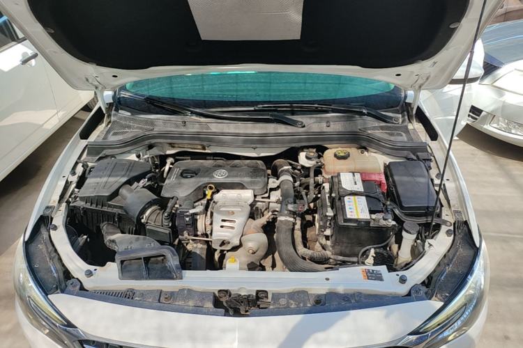 Used Buick GT 2018 15T Manual Elite Version China V Standard Engine Bay