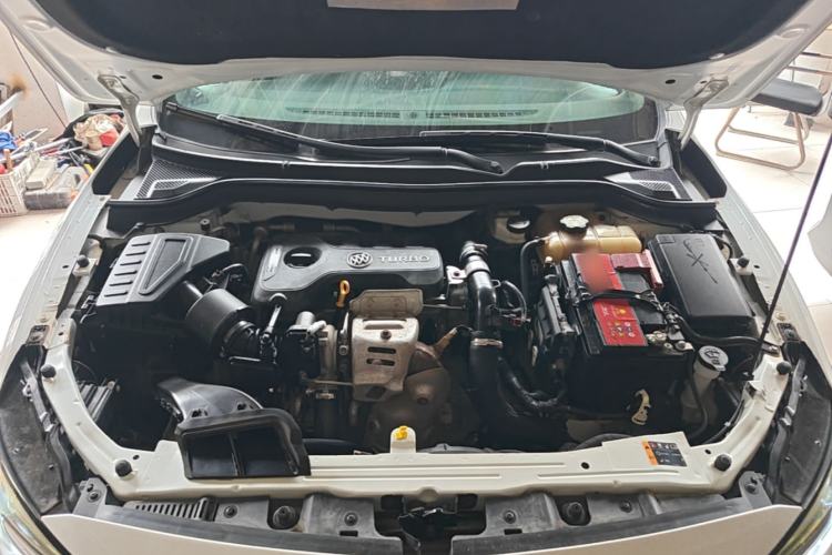 Used Buick GT 2018 15T Dual-Clutch Elite Model China V Standard Engine Bay