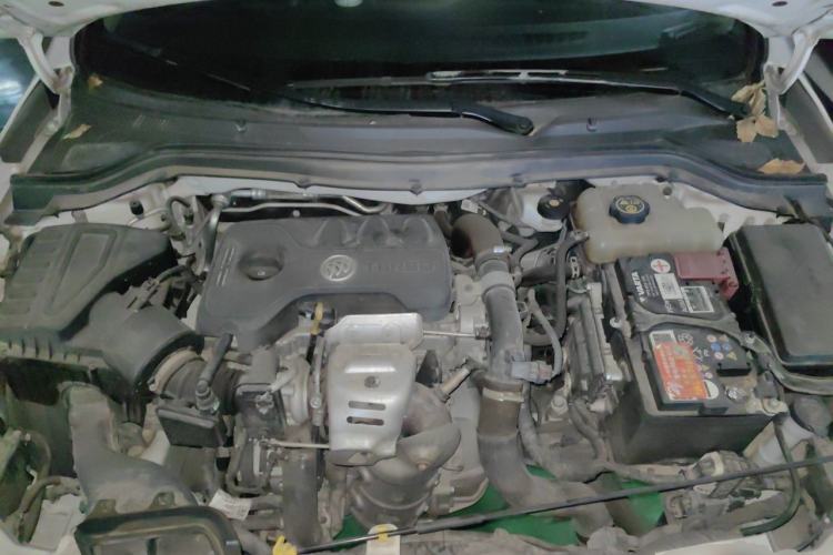 Used Buick GT 2018 15T Manual Elite Version China V Standard Engine Bay
