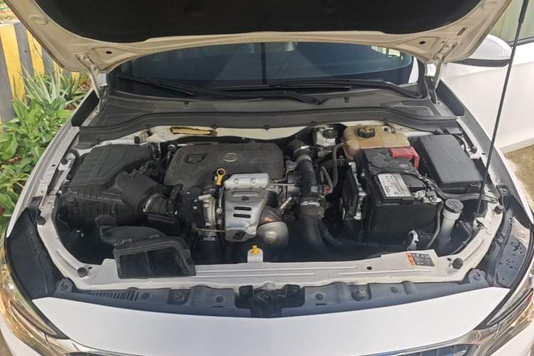 Used Buick GT 2018 15T Manual Elite Version China V Standard Engine Bay