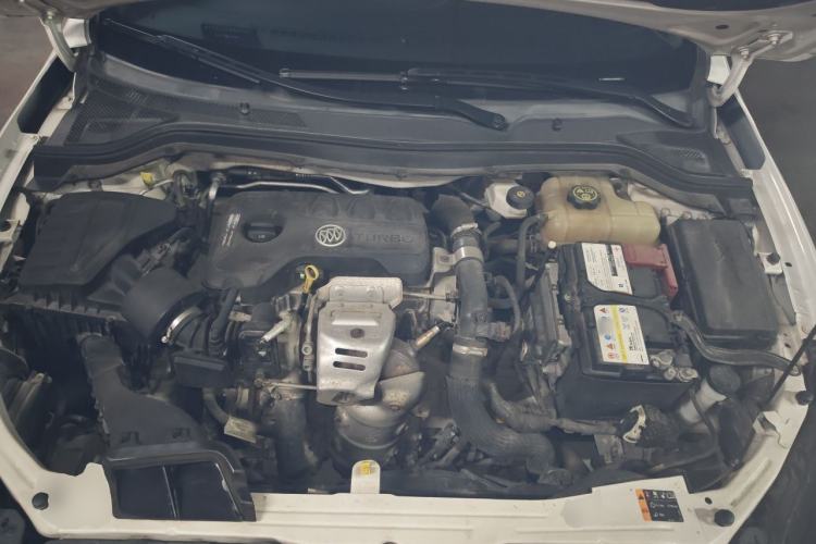 Used Buick GT 2018 15T Dual-Clutch Elite Model China V Standard Engine Bay