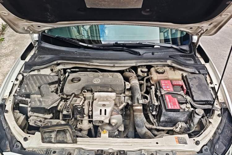 Used Buick GT 2018 18T Automatic Elite Model Engine Bay