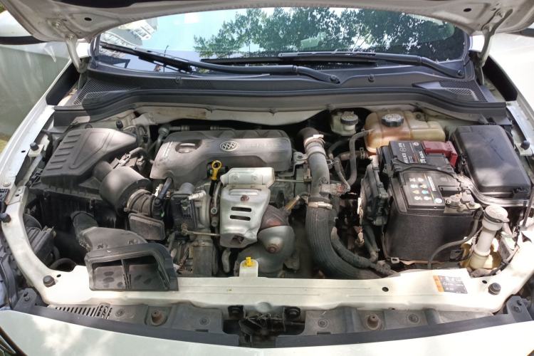 Used Buick GT 2018 15T Manual Elite Version China V Standard Engine Bay