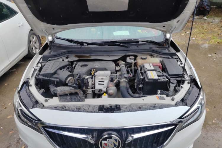 Used Buick GT 2018 15T Manual Elite Version China V Standard Engine Bay