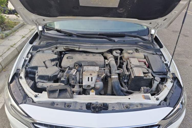 Used Buick GT 2018 18T Automatic Elite Model Engine Bay