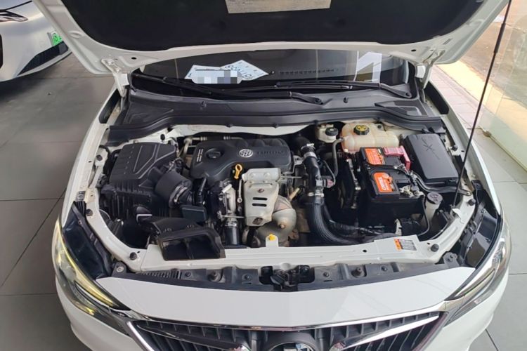 Used Buick GT 2018 15T Dual-Clutch Elite Model China V Standard Engine Bay