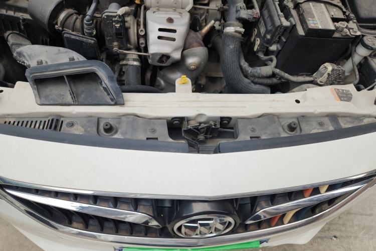 Used Buick GT 2018 15T Dual-Clutch Elite Model China V Standard Engine Bay