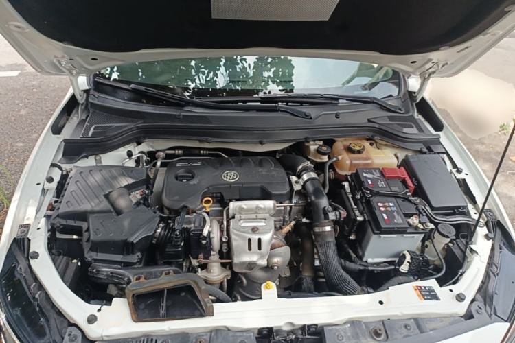 Used Buick GT 2018 18T Automatic Elite Model Engine Bay