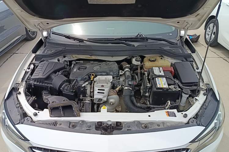Used Buick GT 2018 15T Manual Elite Version China V Standard Engine Bay
