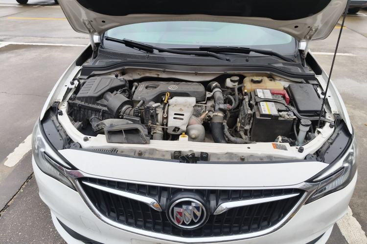 Used Buick GT 2018 15T Dual-Clutch Elite Model China V Standard Engine Bay