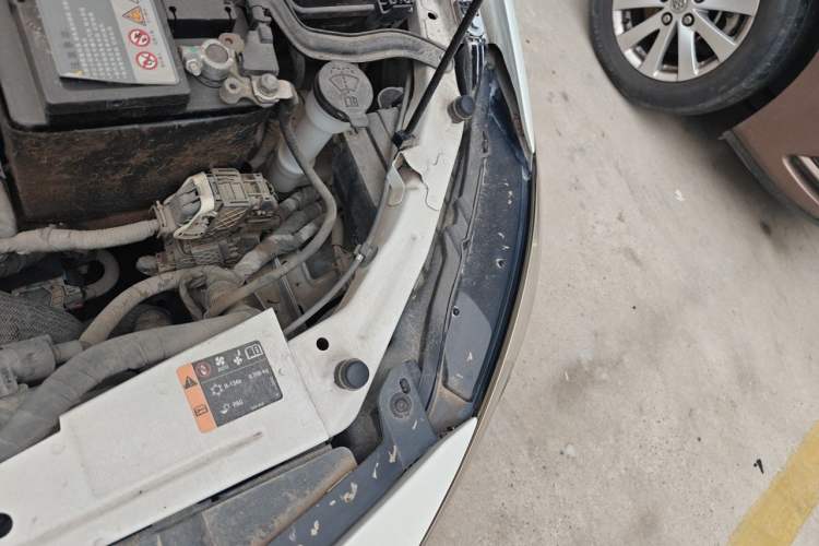 Used Buick GT 2018 18T Automatic Elite Model Engine Bay Left