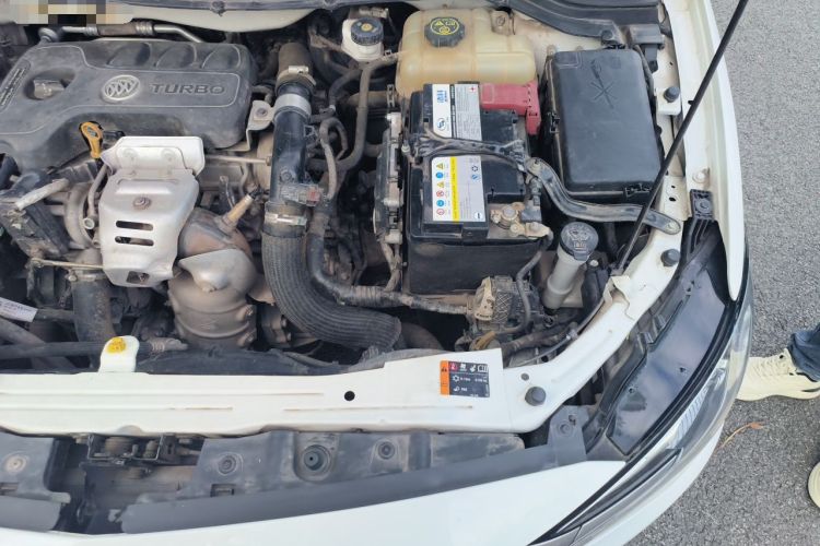 Used Buick GT 2018 15T Manual Elite Version China V Standard Engine Bay Left