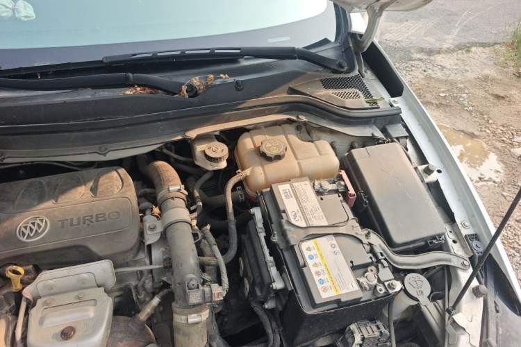 Used Buick GT 2018 15T Manual Elite Version China V Standard Engine Bay Left