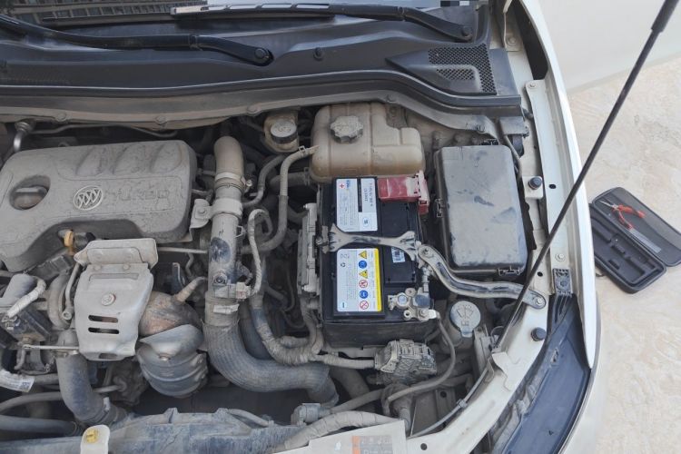 Used Buick GT 2018 15T Manual Elite Version China V Standard Engine Bay Left