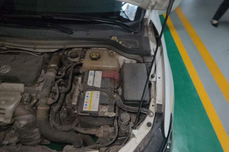 Used Buick GT 2018 15T Manual Elite Version China V Standard Engine Bay Left