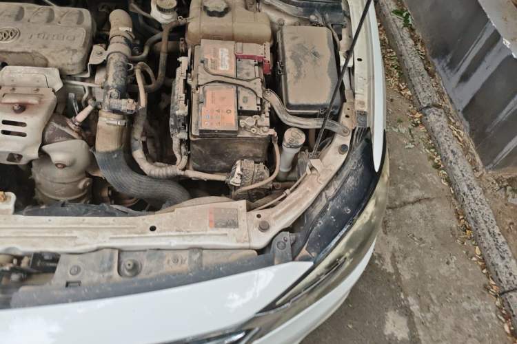 Used Buick GT 2018 15T Manual Elite Version China V Standard Engine Bay Left