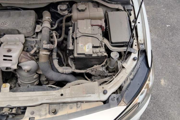 Used Buick GT 2018 15T Manual Elite Version China V Standard Engine Bay Left