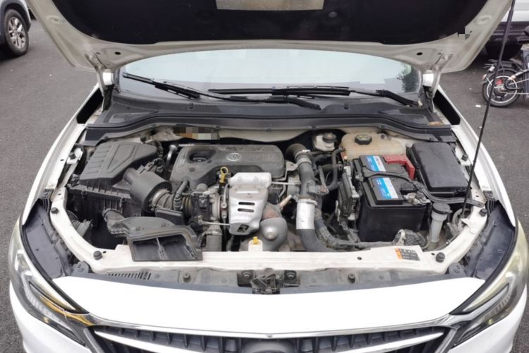 Used Buick GT 2018 15T Dual-Clutch Elite Model China V Standard Engine Bay