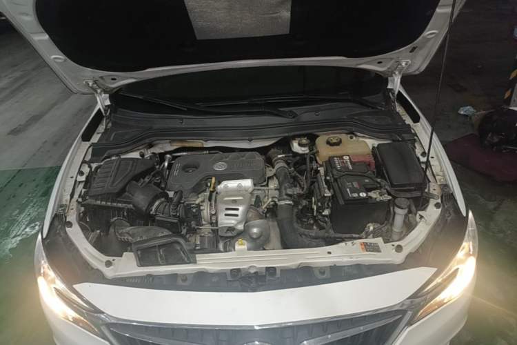Used Buick GT 2018 15T Manual Elite Version China V Standard Engine Bay