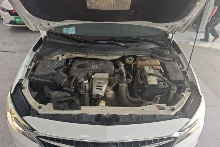 Used Buick GT 2018 15T Dual-Clutch Elite Model China V Standard Engine Bay