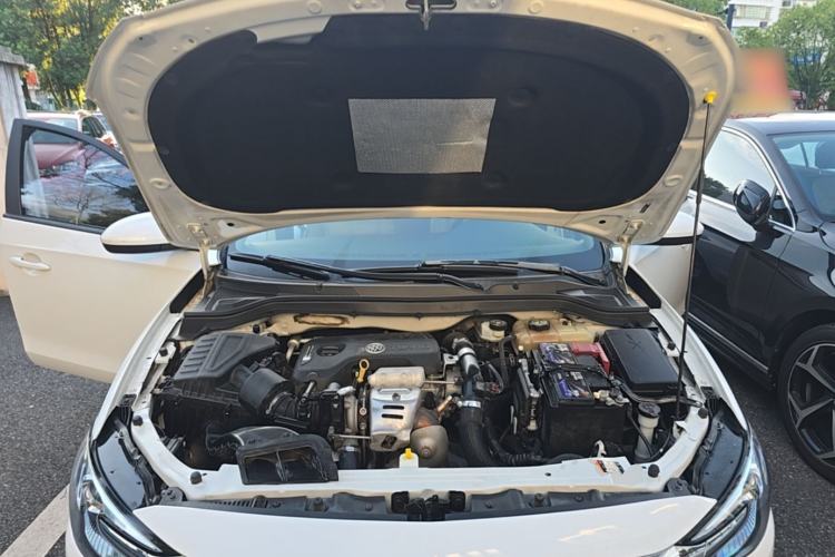 Used Buick GT 2018 15T Dual-Clutch Elite Model China V Standard Engine Bay