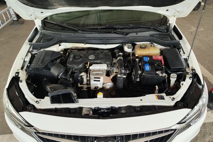 Used Buick GT 2018 15T Dual-Clutch Elite Model China V Standard Engine Bay