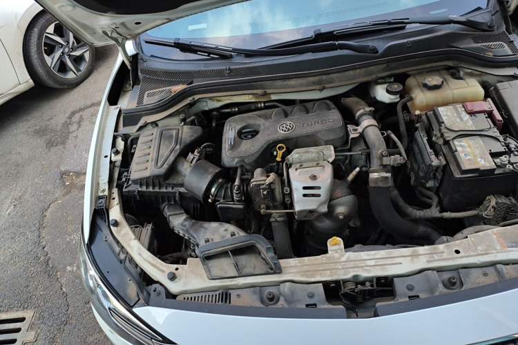 Used Buick GT 2018 15T Dual-Clutch Elite Model China V Standard Engine Bay Right