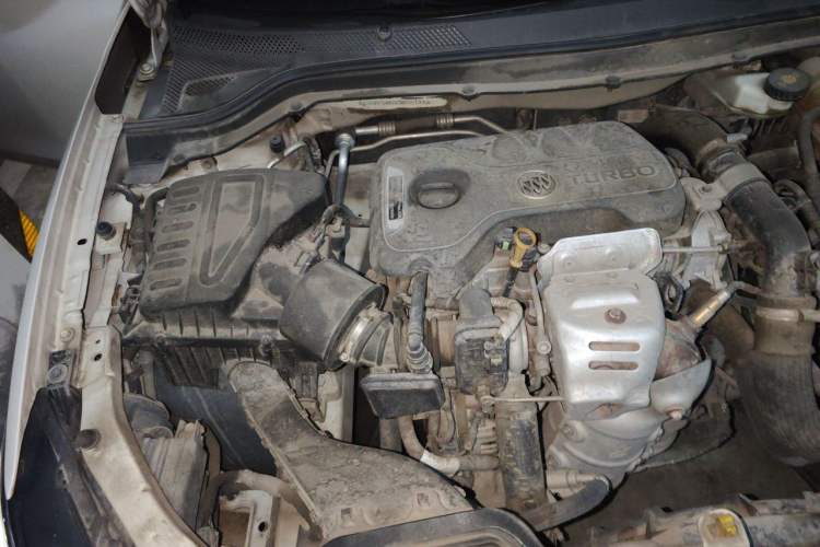 Used Buick GT 2018 15T Manual Elite Version China V Standard Engine Bay Right