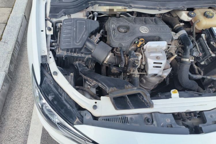 Used Buick GT 2018 15T Manual Elite Version China V Standard Engine Bay Right