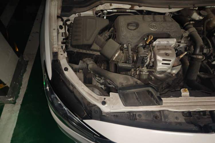 Used Buick GT 2018 15T Dual-Clutch Elite Model China V Standard Engine Bay Right