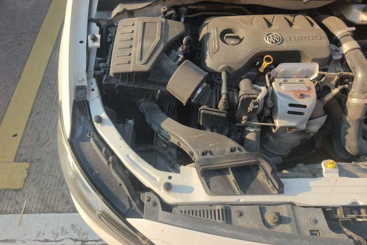 Used Buick GT 2018 15T Manual Elite Version China V Standard Engine Bay Right