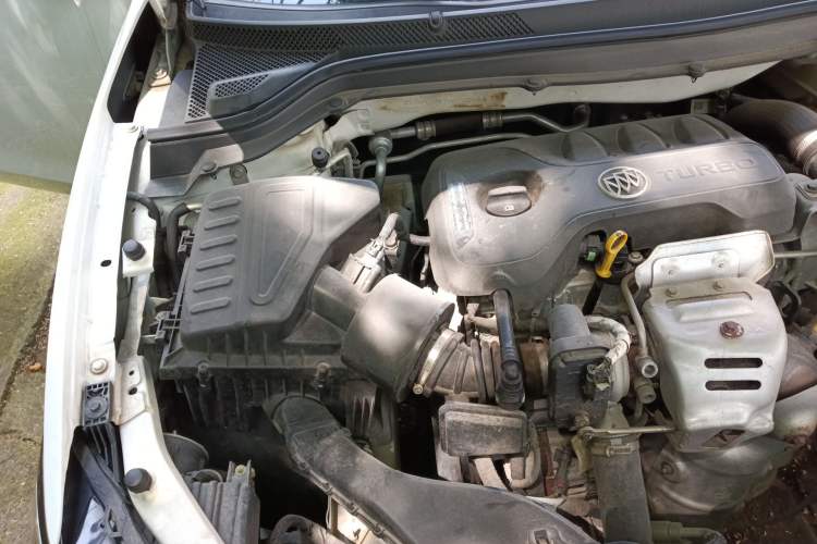 Used Buick GT 2018 15T Manual Elite Version China V Standard Engine Bay Right