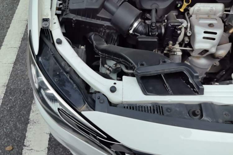 Used Buick GT 2018 15T Dual-Clutch Elite Model China V Standard Engine Bay Right