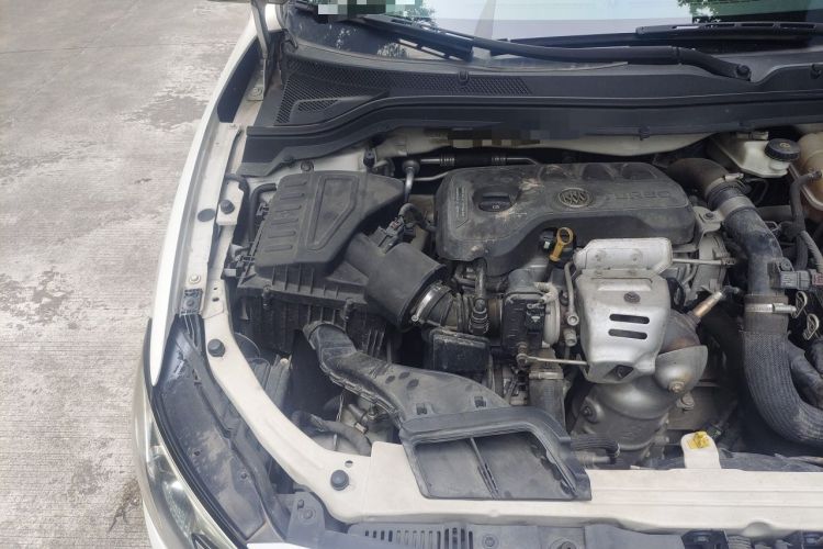 Used Buick GT 2018 15T Dual-Clutch Elite Model China V Standard Engine Bay Right