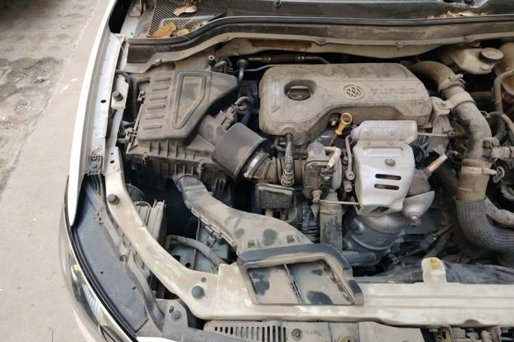Used Buick GT 2018 15T Dual-Clutch Elite Model China V Standard Engine Bay Right