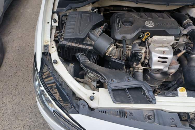 Used Buick GT 2018 15T Dual-Clutch Elite Model China V Standard Engine Bay Right