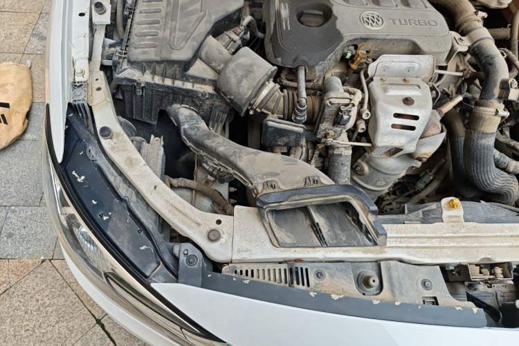 Used Buick GT 2018 15T Dual-Clutch Elite Model China V Standard Engine Bay Right
