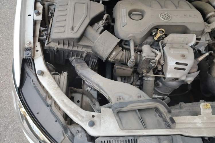 Used Buick GT 2018 15T Manual Elite Version China V Standard Engine Bay Right