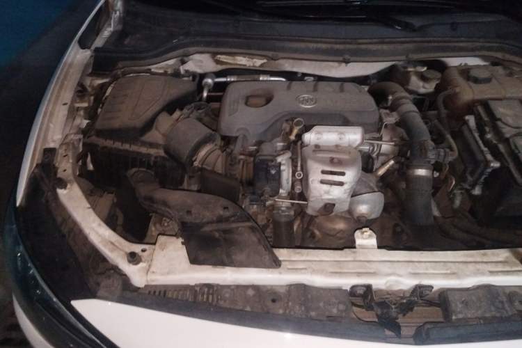 Used Buick GT 2018 15T Manual Elite Version China V Standard Engine Bay Right