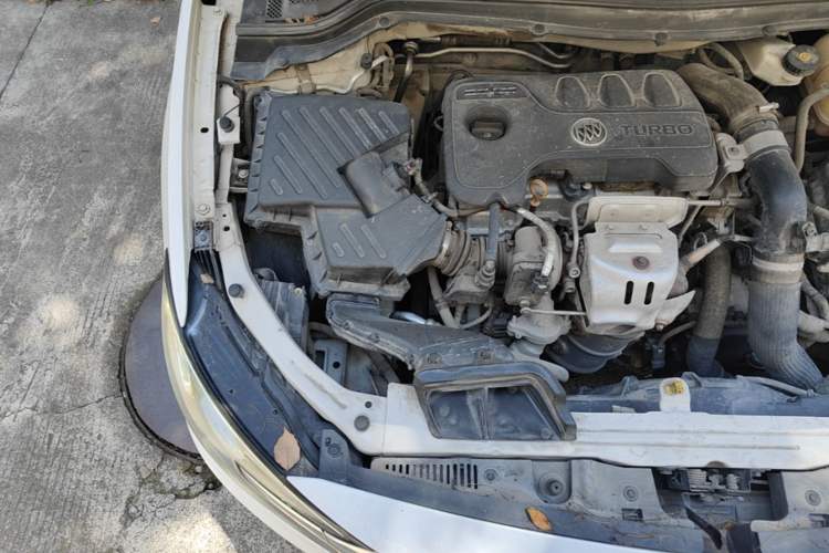 Used Buick GT 2018 18T Automatic Elite Model Engine Bay Right