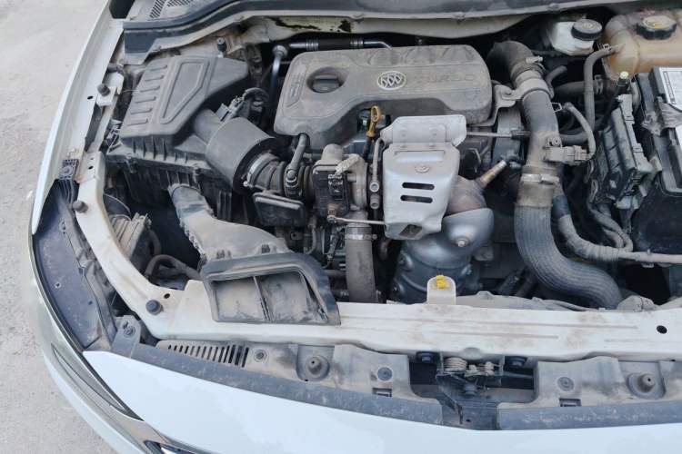 Used Buick GT 2018 15T Dual-Clutch Elite Model China V Standard Engine Bay Right