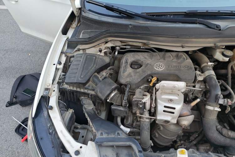 Used Buick GT 2018 15T Dual-Clutch Elite Model China V Standard Engine Bay Right