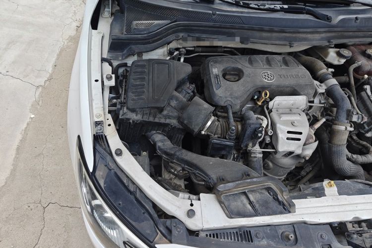 Used Buick GT 2018 15T Dual-Clutch Elite Model China V Standard Engine Bay Right