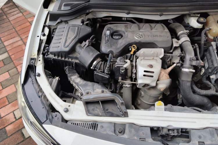 Used Buick GT 2018 15T Manual Entry-Level Version China V Standard Engine Bay Right