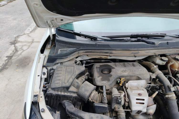 Used Buick GT 2018 15T Dual-Clutch Elite Model China V Standard Engine Bay Right