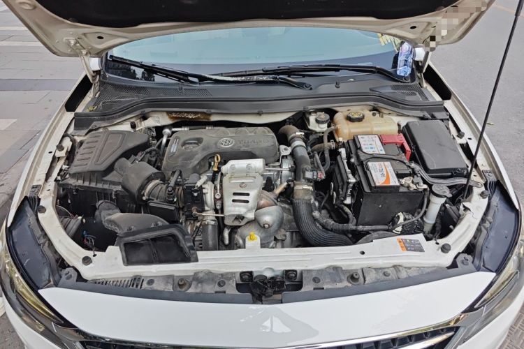 Used Buick GT 2018 15T Dual-Clutch Elite Model China V Standard Engine Bay