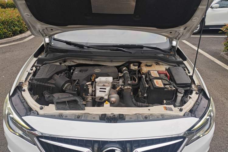 Used Buick GT 2018 15T Dual-Clutch Elite Model China V Standard Engine Bay